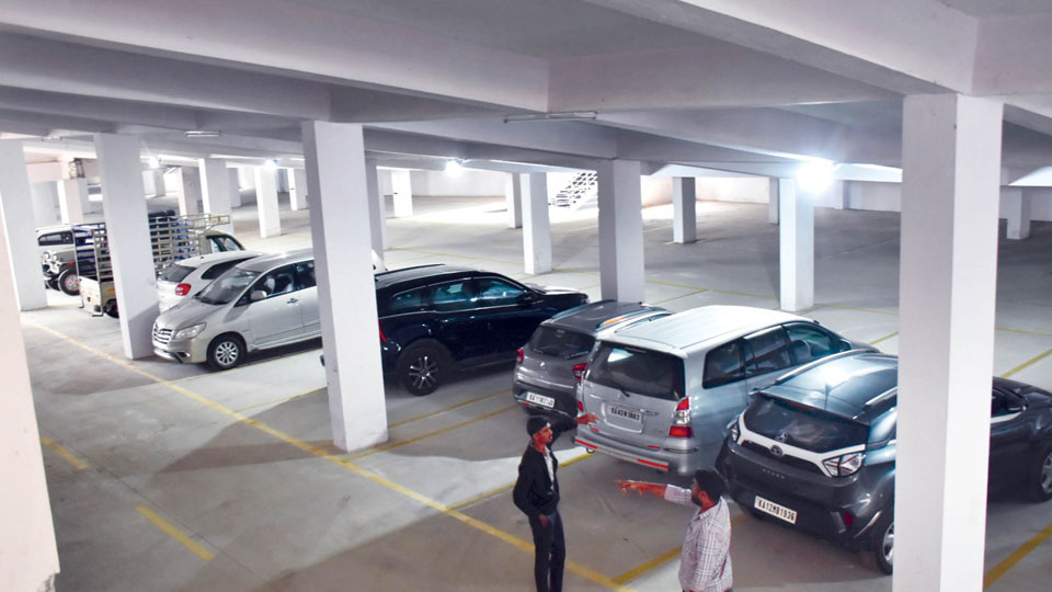 Town Hall multi-level parking fails to attract vehicle owners