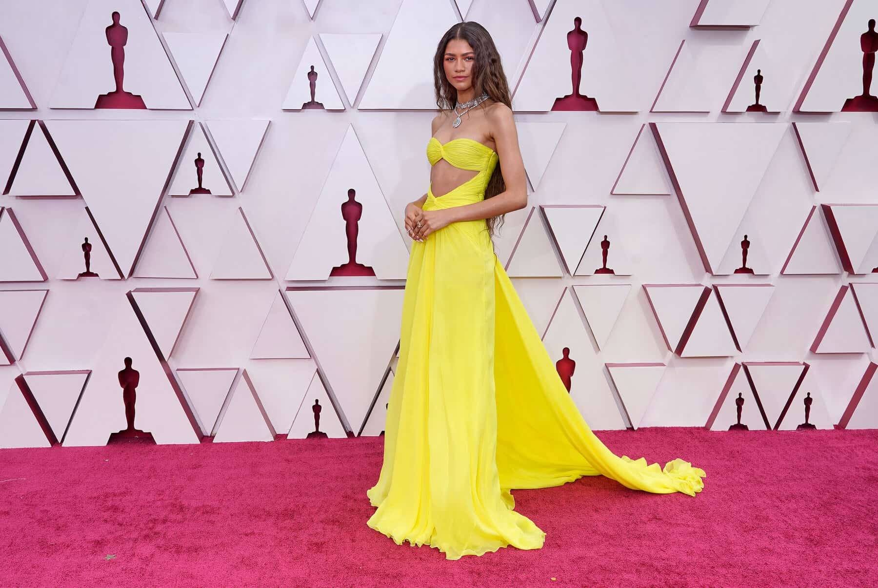 Best Oscars Red Carpet 2021: All You Know About Fashion, Outfits & Looks